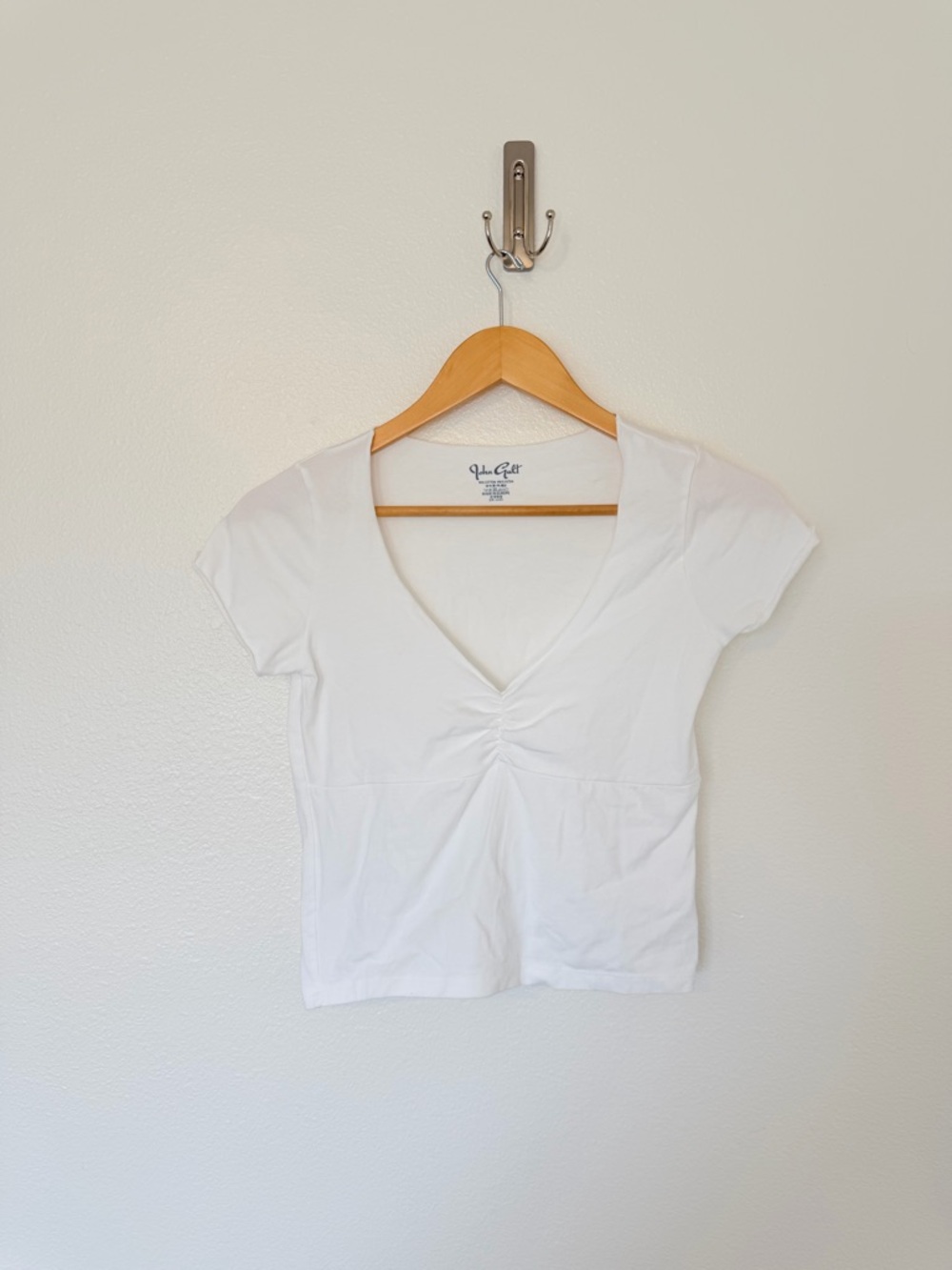 Brandy Melville John Galt White sweetheart neckline baby tee